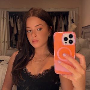 Meet your Posher, Elyse